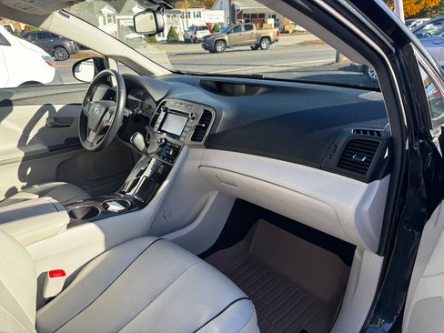 Used 2015 Toyota Venza LE image 15