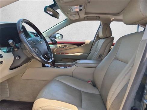 Used 2009 Lexus LS 460 w/ Comfort Pkg RWD image 13