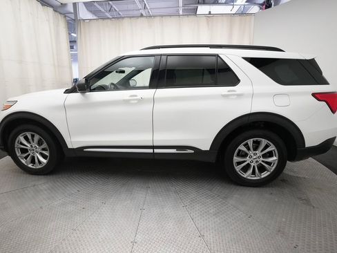 Used 2020 Ford Explorer XLT w/ Equipment Group 202A AWD/4WD image 24