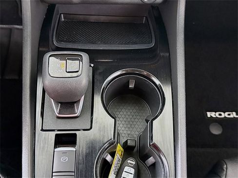 Certified 2021 Nissan Rogue SV w/ Premium Package image 19