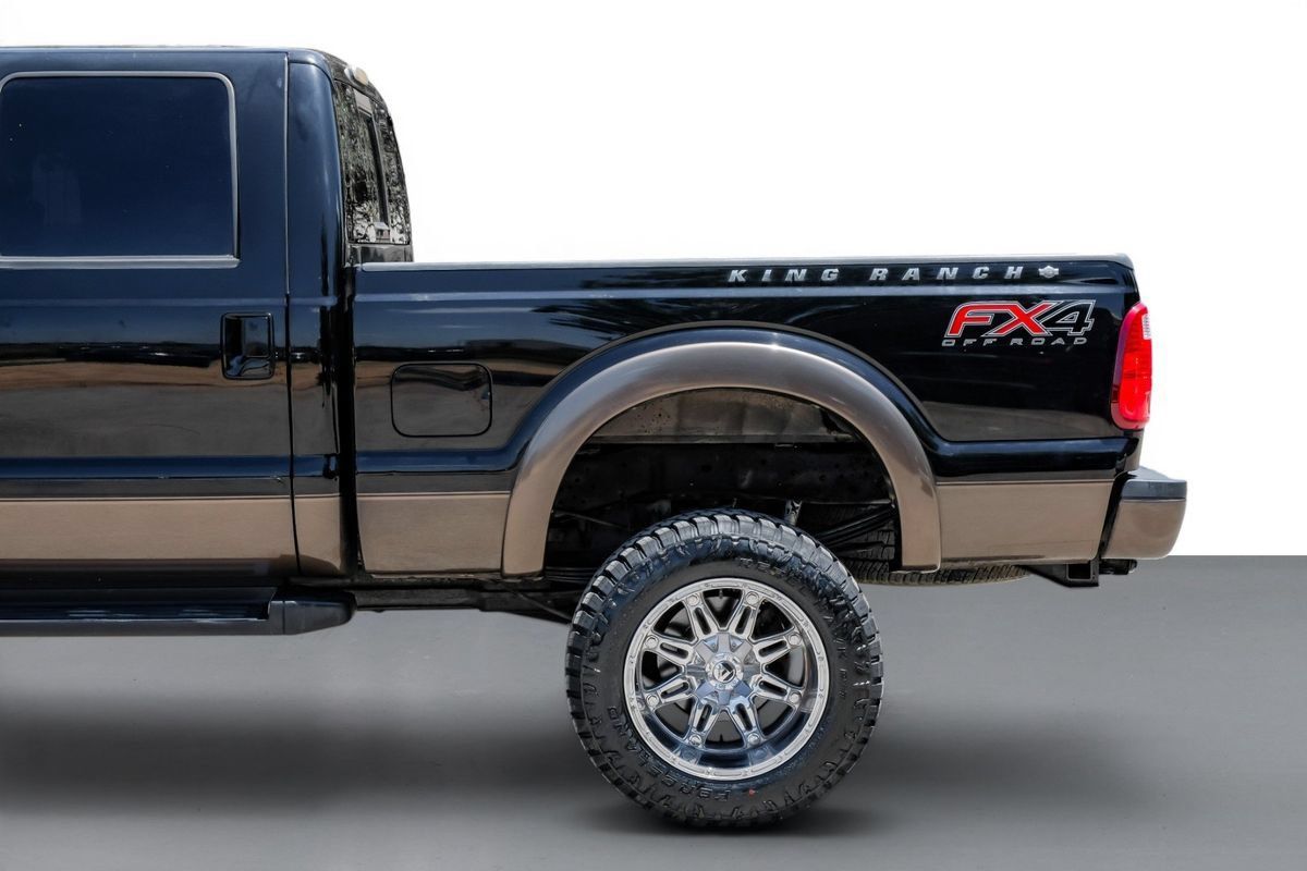 Used 2016 Ford F250 King Ranch w/ FX4 Off-Road Package AWD/4WD image 11