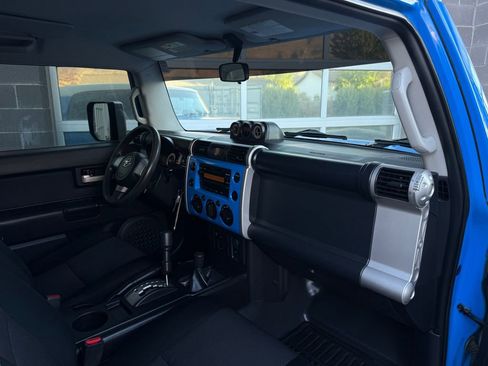 Used 2008 Toyota FJ Cruiser 4WD image 21