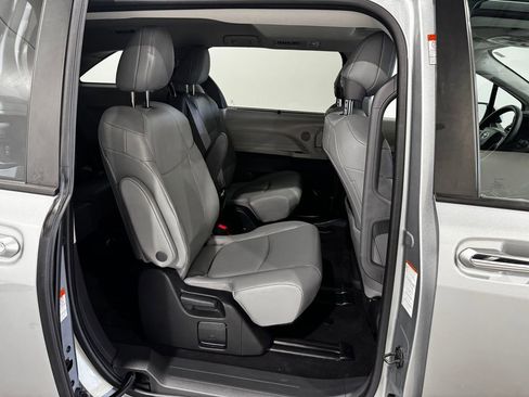 Used 2023 Toyota Sienna XLE image 25