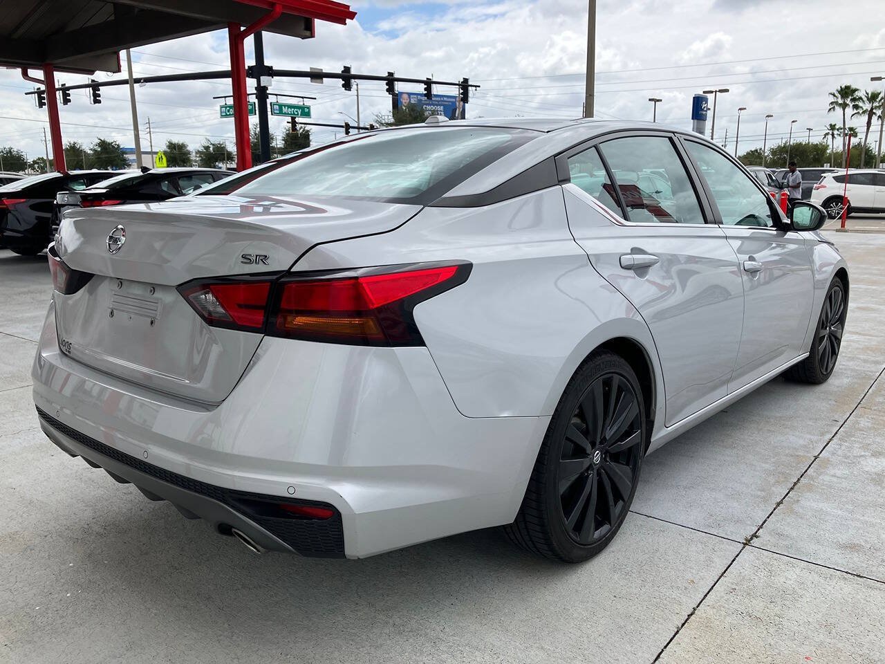 Used 2020 Nissan Altima 2.5 SR FWD image 5