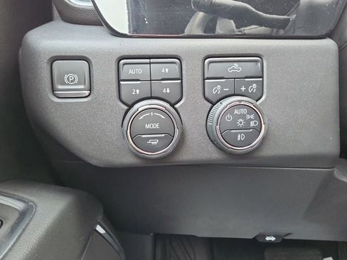 Used 2024 Chevrolet Silverado 1500 LT Trail Boss w/ Protection Package AWD/4WD image 10