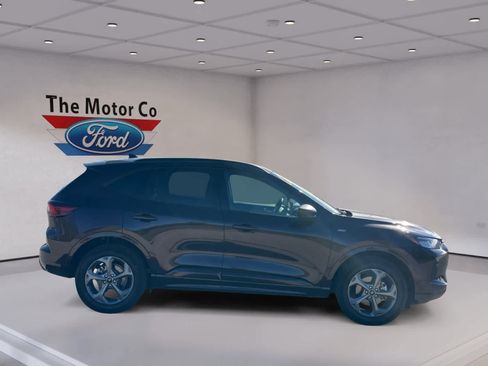 Certified 2023 Ford Escape ST-Line w/ Tech Pack #1 image 4