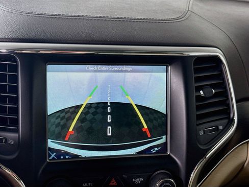 Used 2018 Jeep Grand Cherokee Overland AWD/4WD image 8