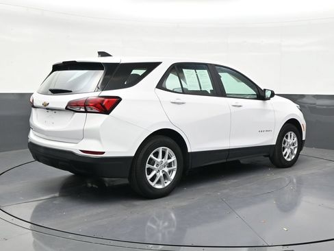 Used 2024 Chevrolet Equinox LS FWD image 5