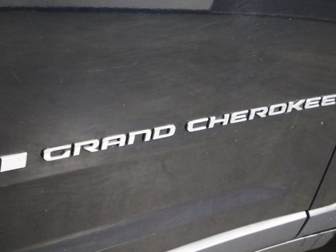 Used 2022 Jeep Grand Cherokee L Laredo w/ Luxury Tech Group I AWD/4WD image 34