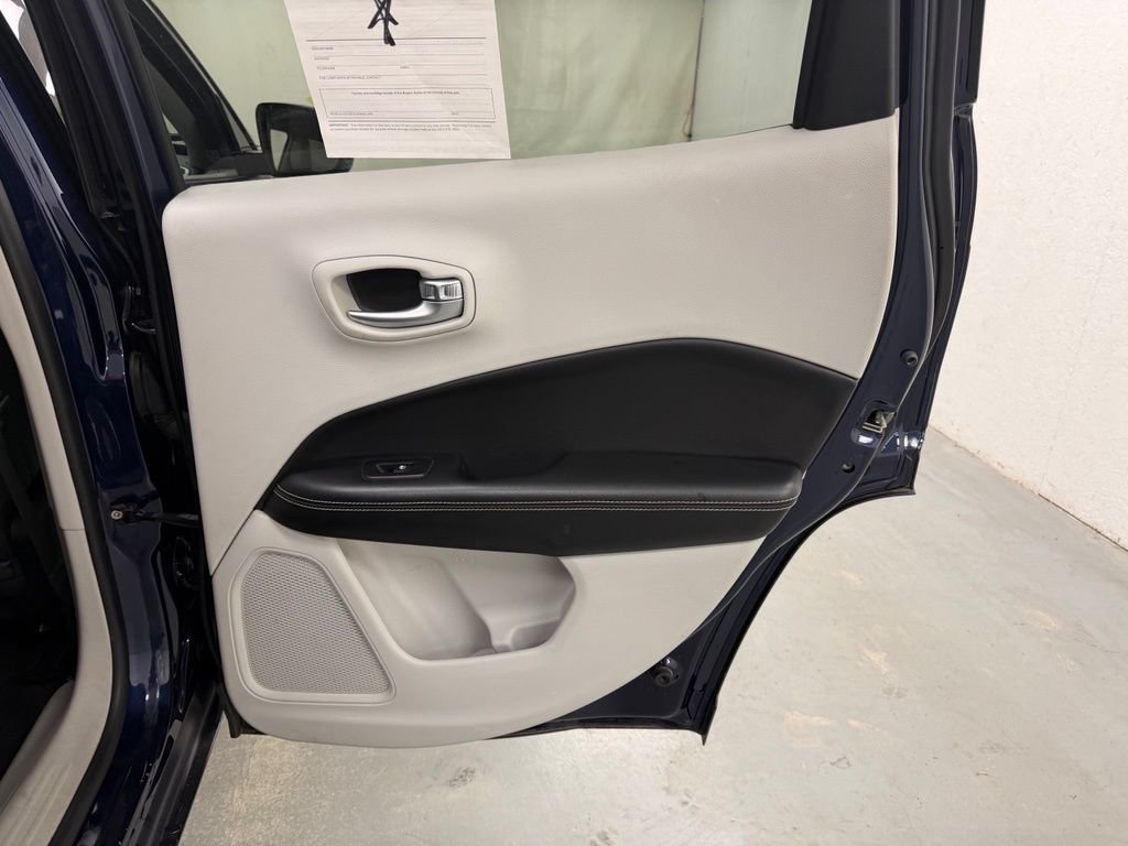 Used 2018 Jeep Compass Latitude w/ Popular Equipment Group FWD image 13