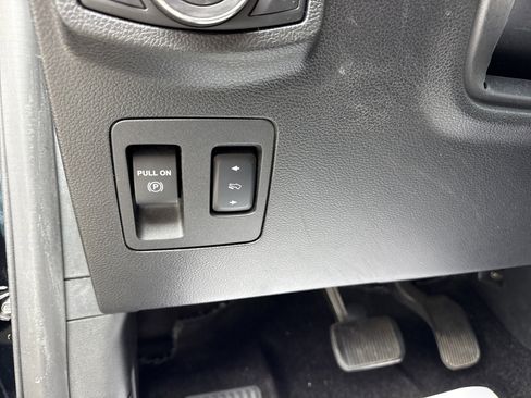 Used 2018 Ford F150 Lariat w/ Equipment Group 502A Luxury AWD/4WD image 35