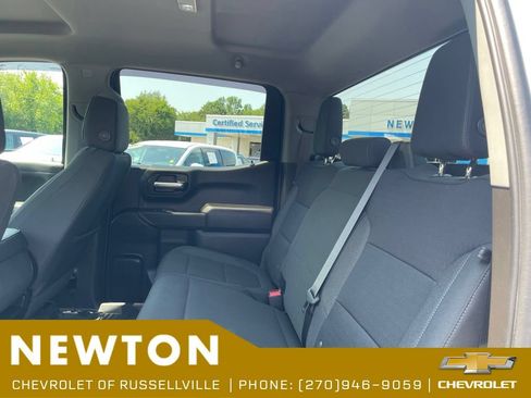 Used 2021 Chevrolet Silverado 1500 LT AWD/4WD image 32