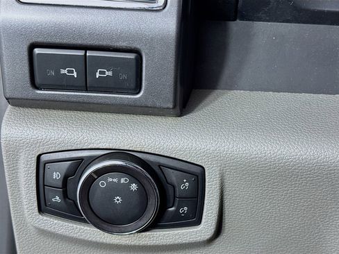 Used 2018 Ford F250 XLT w/ XLT Premium Package image 14