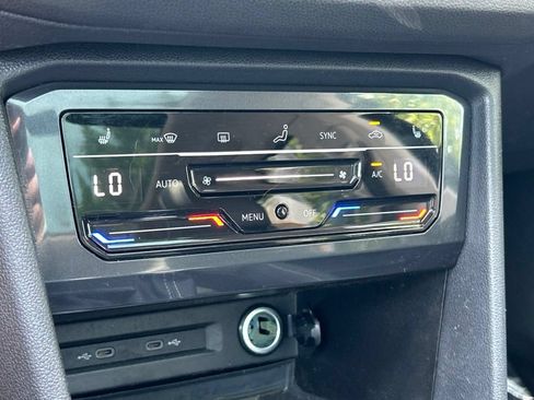 Used 2022 Volkswagen Tiguan SE FWD image 37