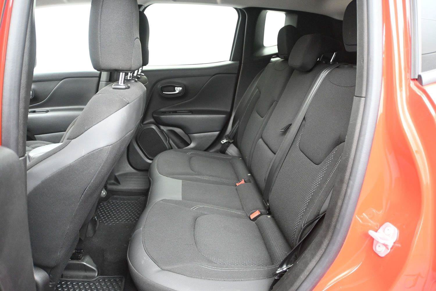 Used 2022 Jeep Renegade Latitude w/ Convenience Group AWD/4WD image 9