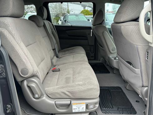Used 2016 Honda Odyssey SE image 12