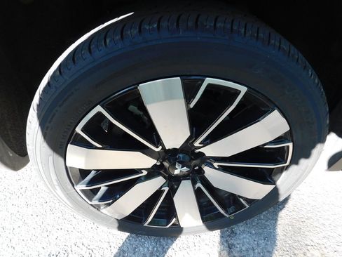 Used 2025 Mitsubishi Outlander SE image 7