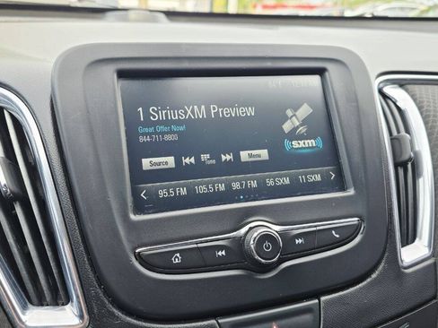 Used 2017 Chevrolet Malibu LT FWD image 18
