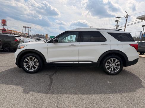 Used 2023 Ford Explorer Limited w/ Limited Technology Package image 3