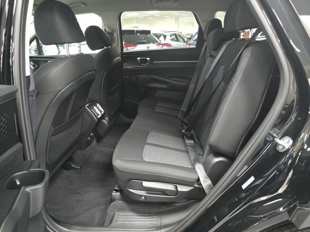 Used 2023 Kia Sorento LX AWD/4WD image 15