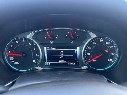 Used 2018 Chevrolet Equinox Premier FWD image 18