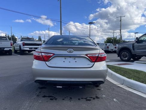 Used 2016 Toyota Camry SE FWD image 4