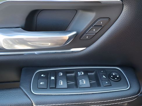 Used 2020 RAM 1500 Laramie w/ Sport Appearance Package AWD/4WD image 14