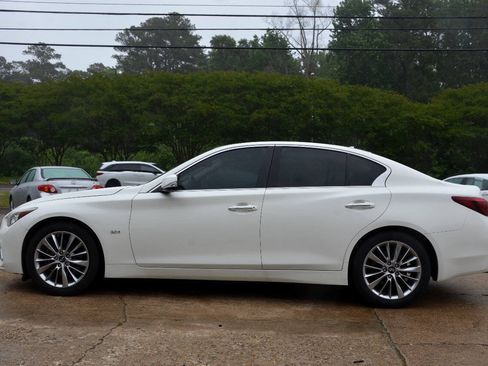 Used 2018 INFINITI Q50 Luxe RWD image 9