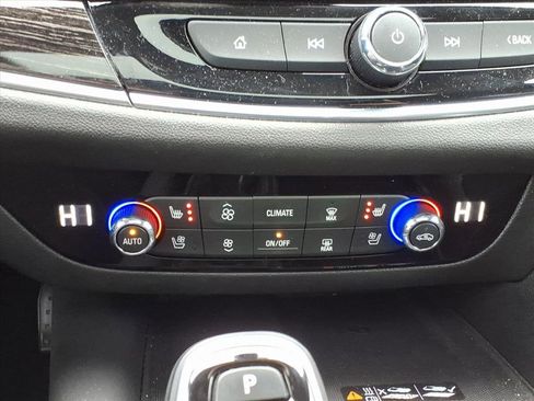 Used 2021 Buick Enclave Avenir w/ Avenir Technology Package image 20