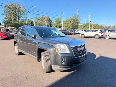 Used 2013 GMC Terrain SLE FWD image 2