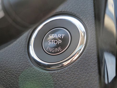 Used 2020 Nissan Rogue SL w/ Premium Package image 30