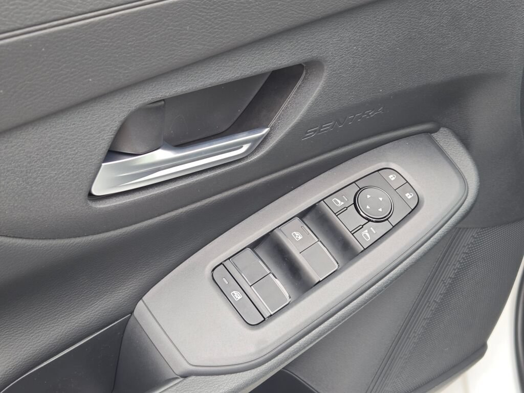 Used 2026 Nissan Sentra SV w/ SV Convenience Package FWD image 20