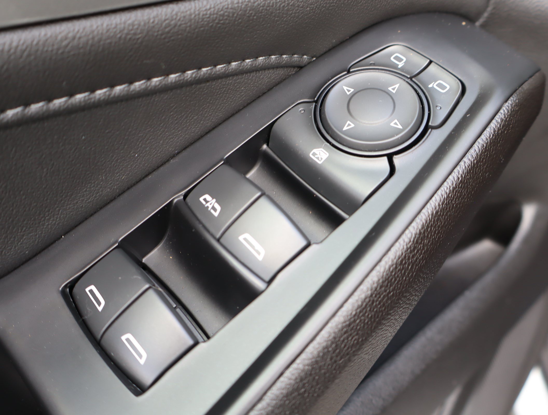 Used 2023 Chevrolet Traverse LT FWD image 14