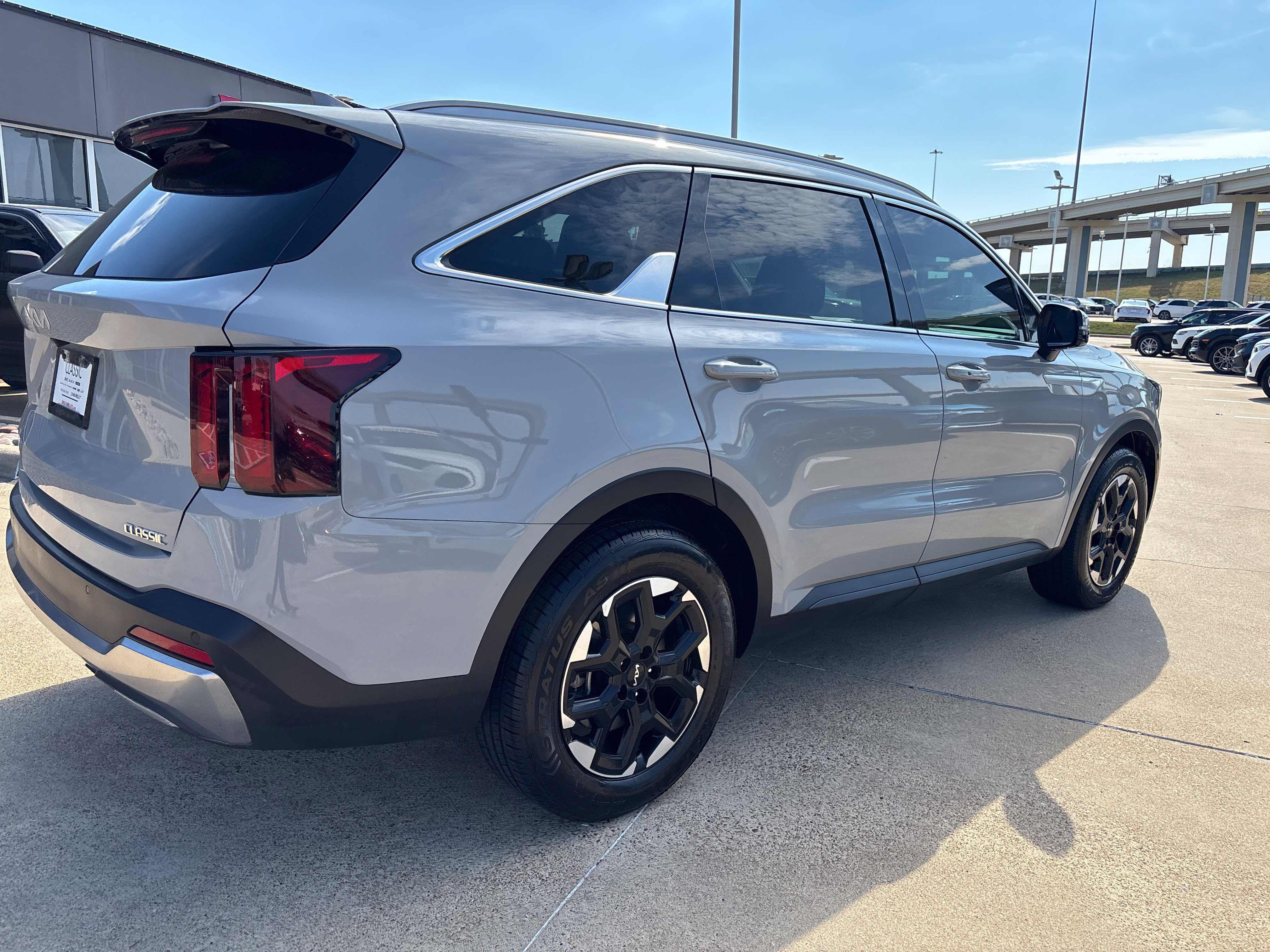Used 2024 Kia Sorento S w/ Panoramic Sunroof Package FWD image 14