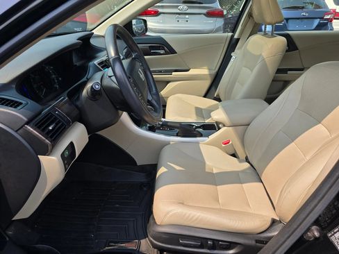 Used 2017 Honda Accord EX-L image 19