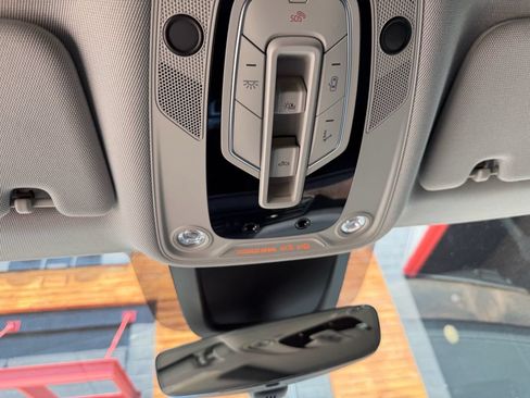 Used 2019 Audi e-tron Prestige w/ Prestige Package AWD/4WD image 44