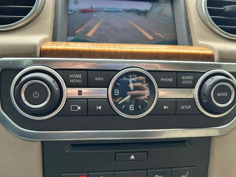 Used 2016 Land Rover LR4 HSE image 24