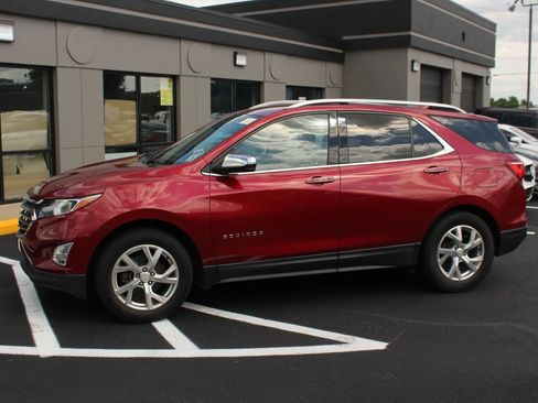 Used 2021 Chevrolet Equinox Premier FWD image 2