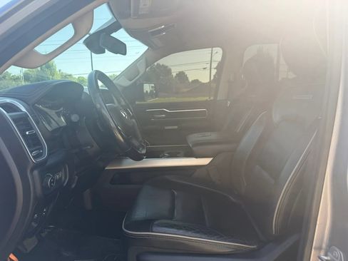 Used 2019 RAM 1500 Laramie AWD/4WD image 10