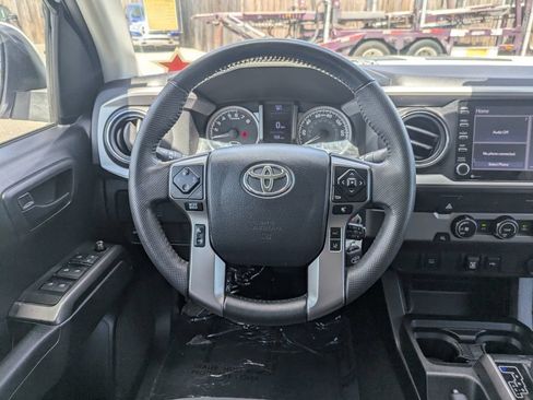 Used 2020 Toyota Tacoma SR5 RWD image 16
