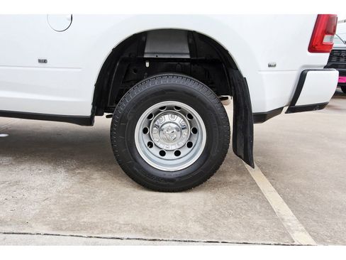 Used 2024 RAM 3500 Laramie w/ Sport Appearance Package image 32