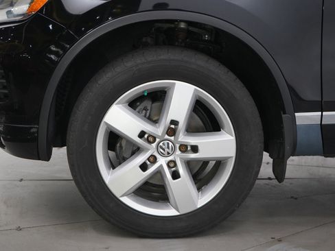 Used 2012 Volkswagen Touareg Executive image 31