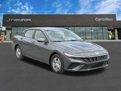 New 2026 Hyundai Elantra SE FWD image 4