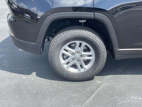 New 2025 Jeep Grand Cherokee Laredo image 34