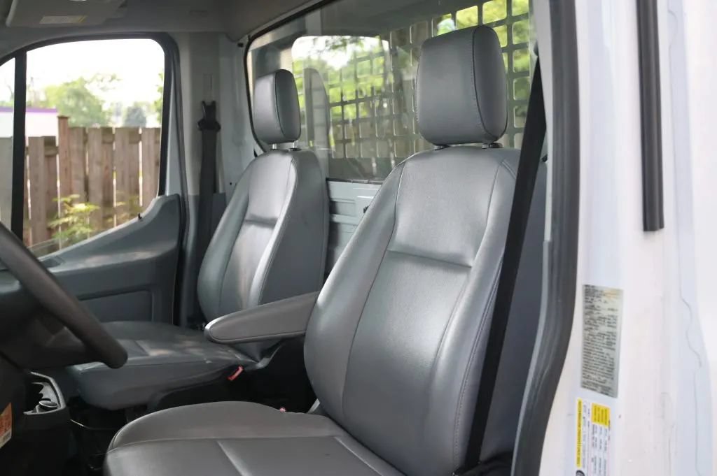 Used 2018 Ford Transit 250 138 RWD image 26