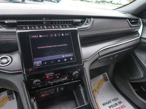 Used 2023 Jeep Grand Cherokee L Laredo image 30