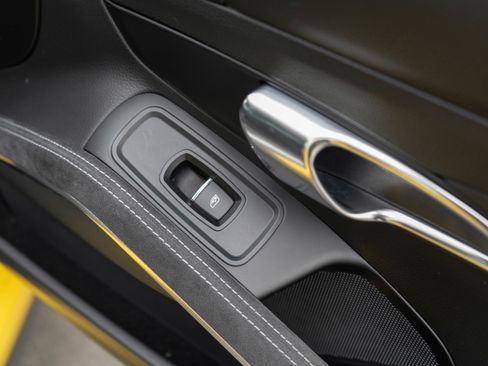 Used 2018 Porsche 911 GT3 w/ Sport Chrono Package image 31