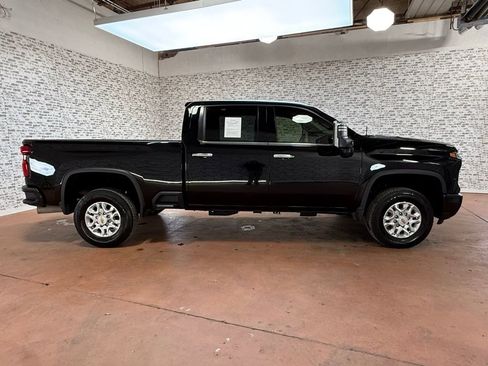 Used 2024 Chevrolet Silverado 2500 LTZ image 9