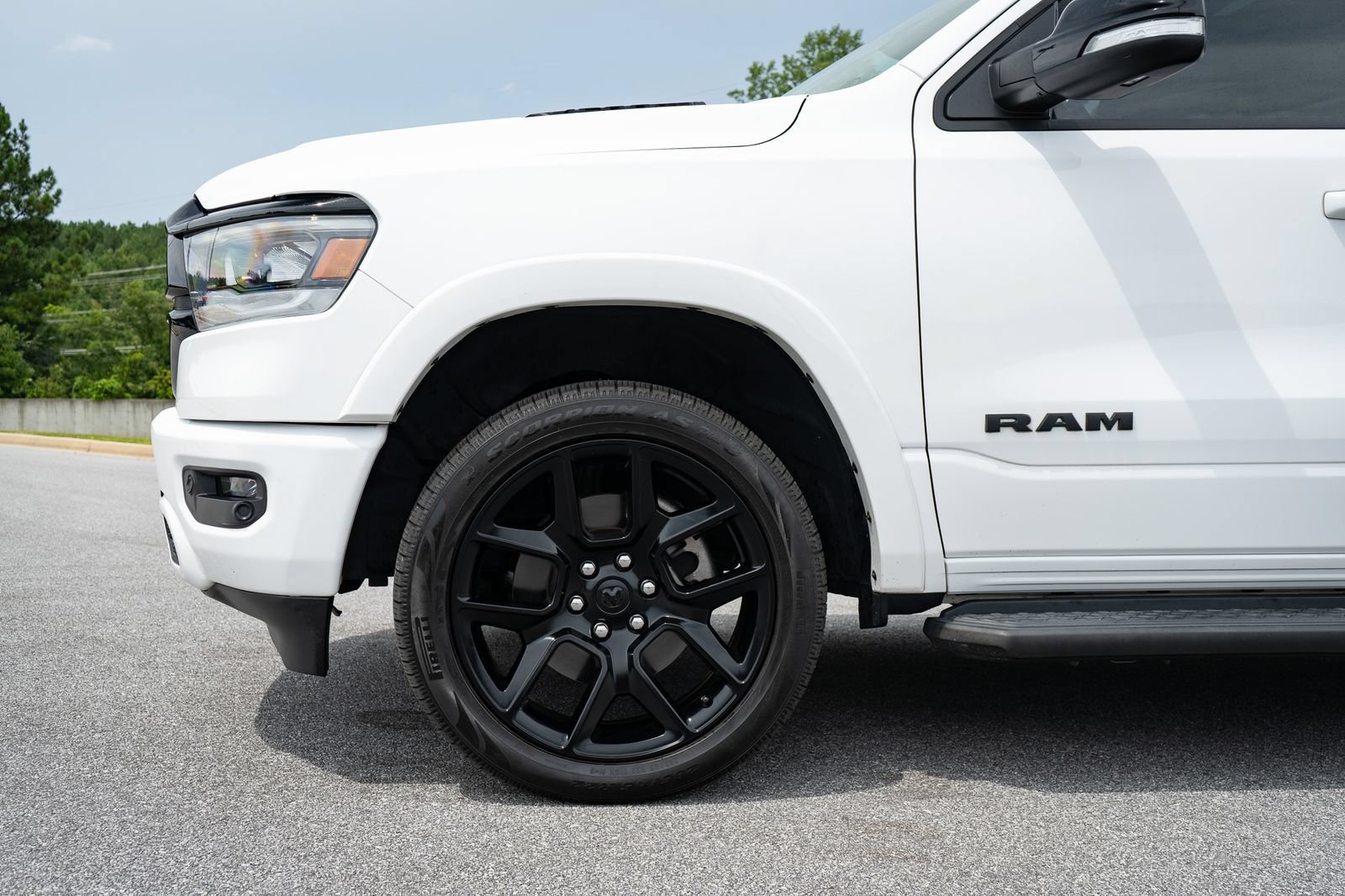 Used 2022 RAM 1500 Laramie AWD/4WD image 4