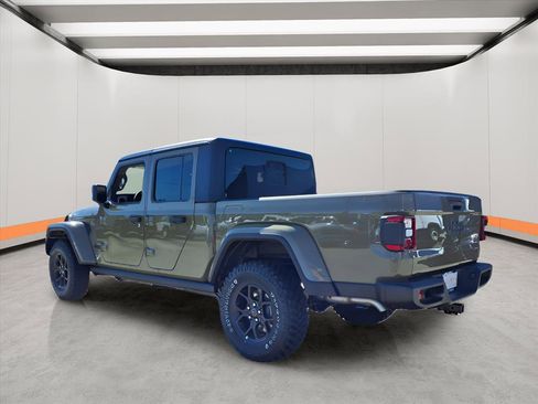 New 2025 Jeep Gladiator Willys image 4